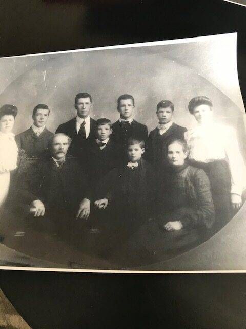 The Bellanger family in Little Falls, MN, 1905. Elfrida Bellanger is in the top right. 