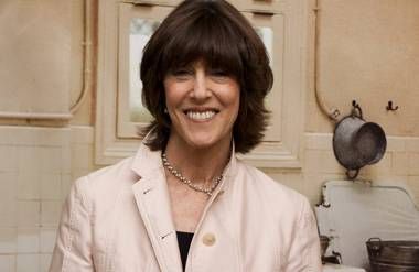 nora ephron on the set of julie and julia