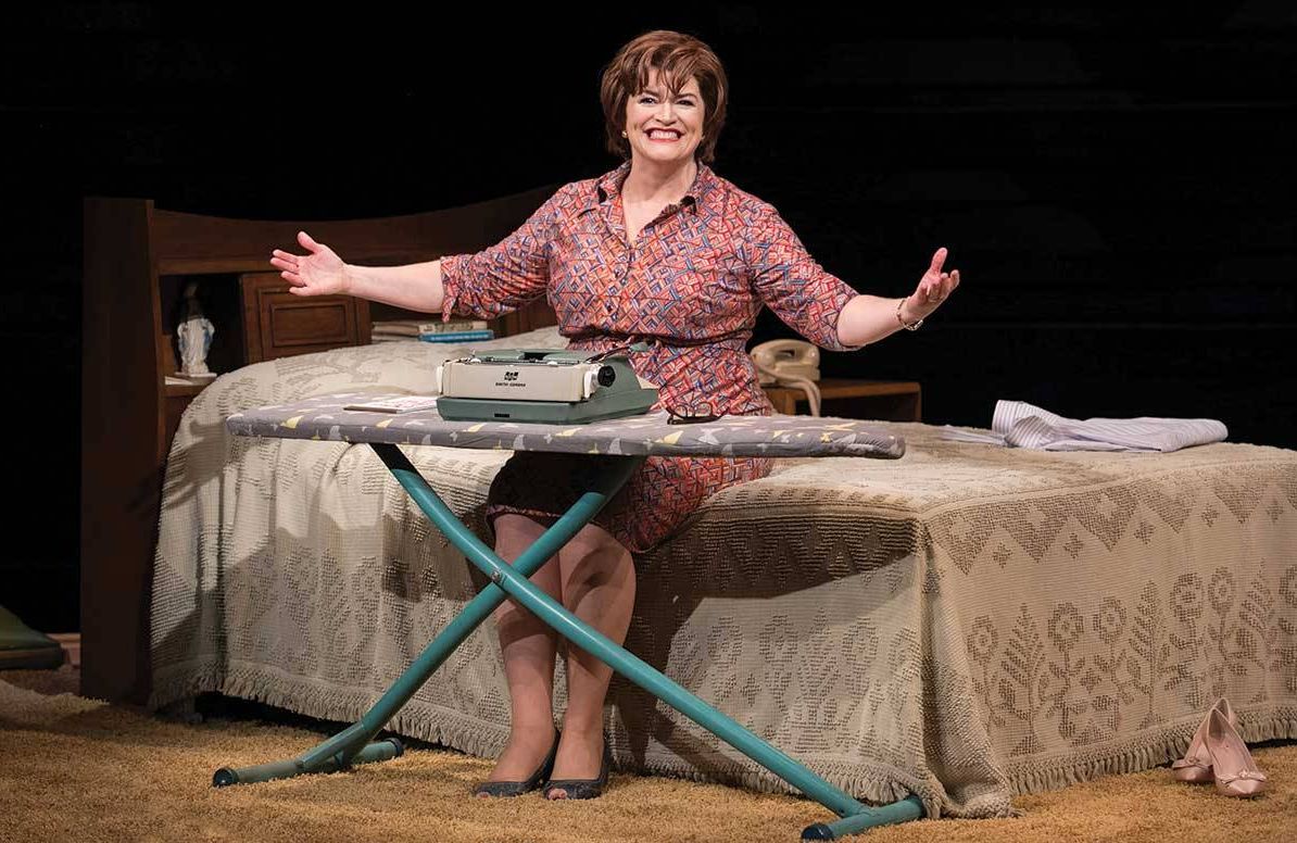 Barbara Chisholm as Erma Bombeck in Erma Bombeck: At Wit's End