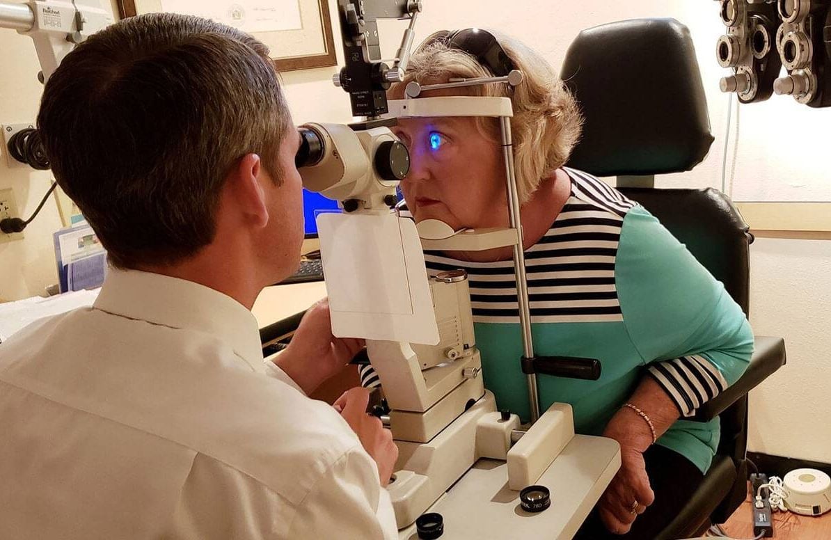 woman at eye doctor
