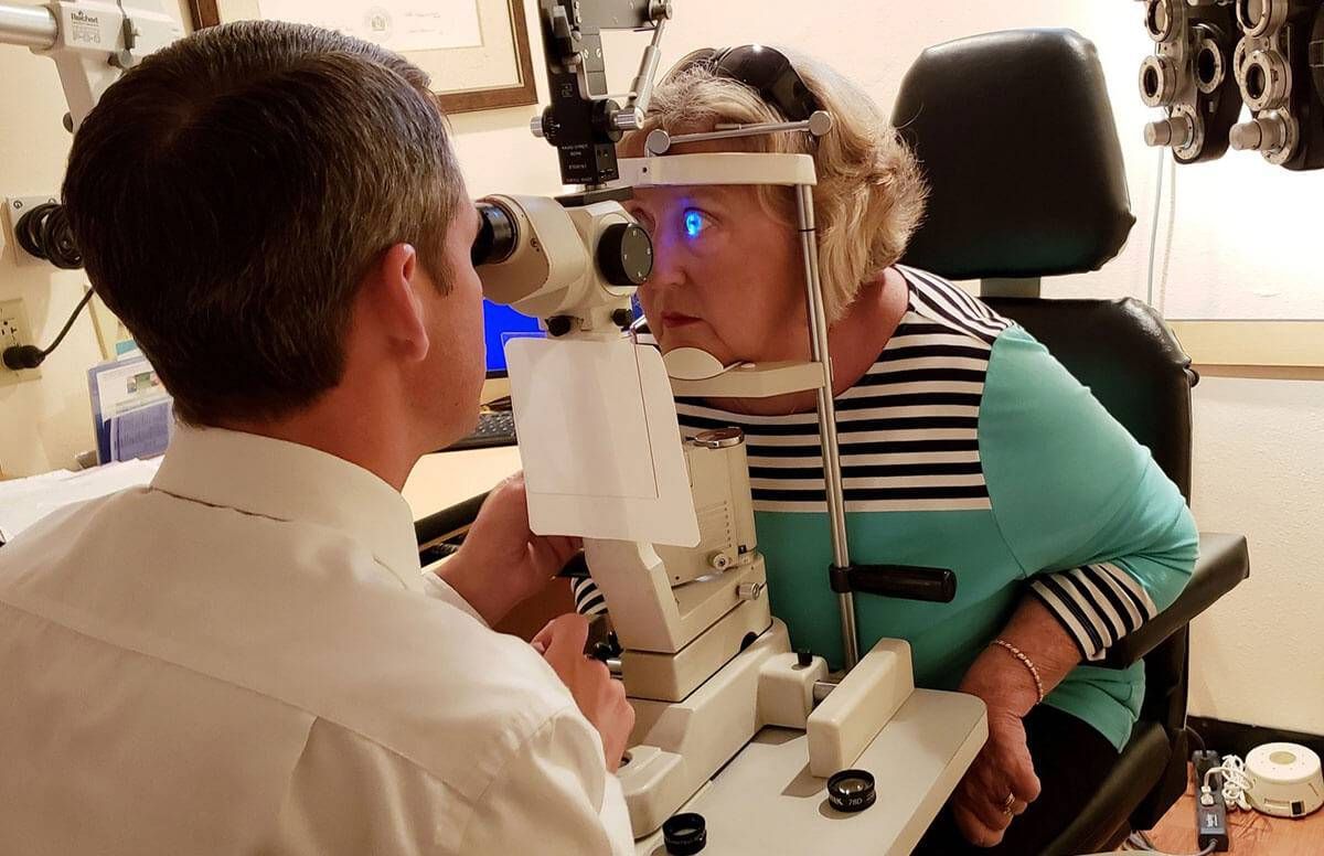 woman at eye doctor