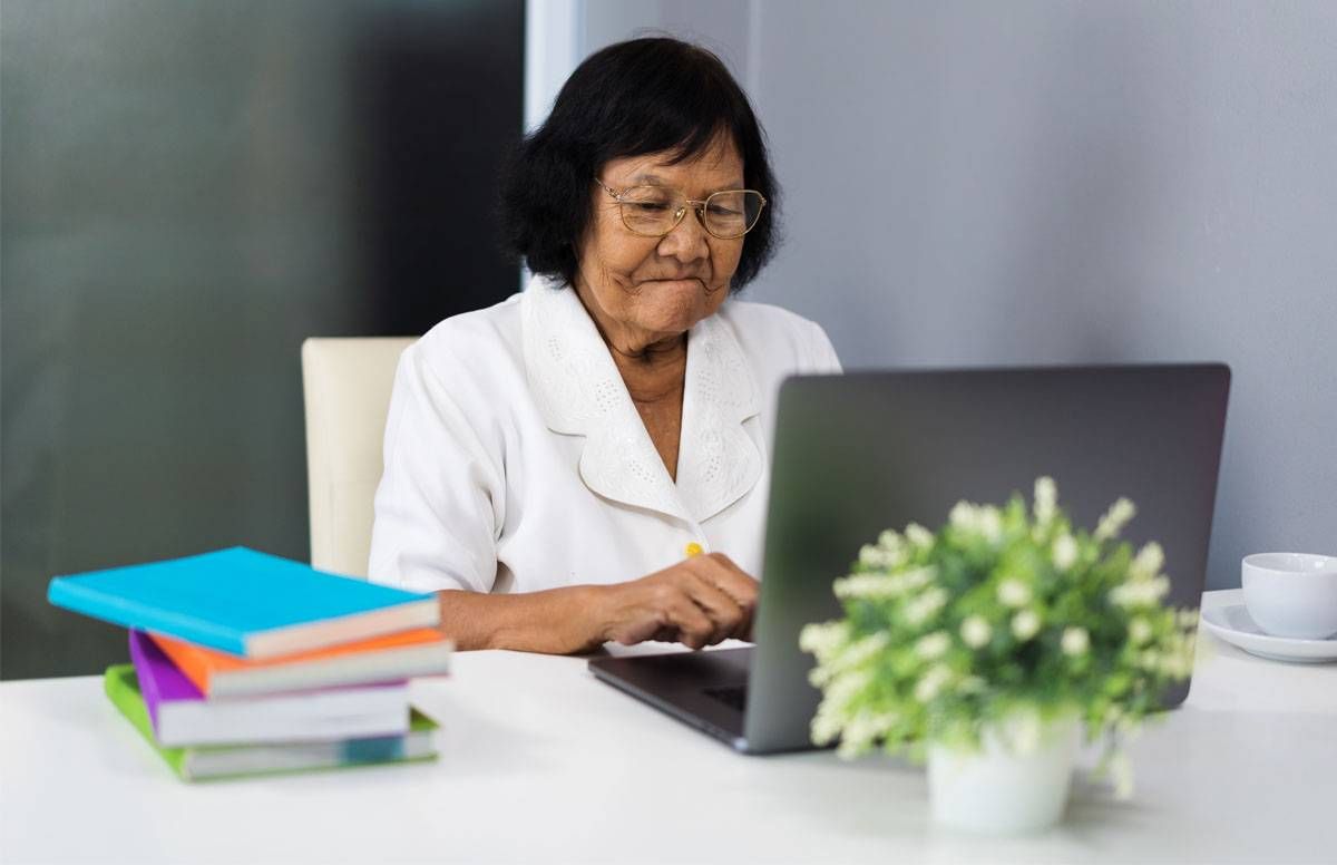 woman on laptop