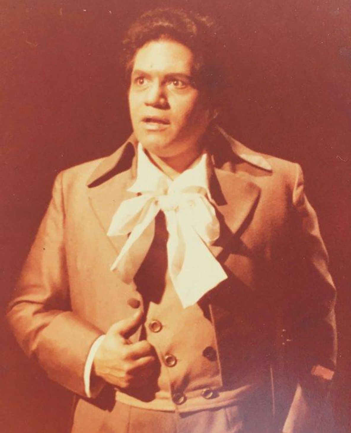 Emilio Moscoso performs in the opera Andrea Chénier in Passau, Germany (1978)