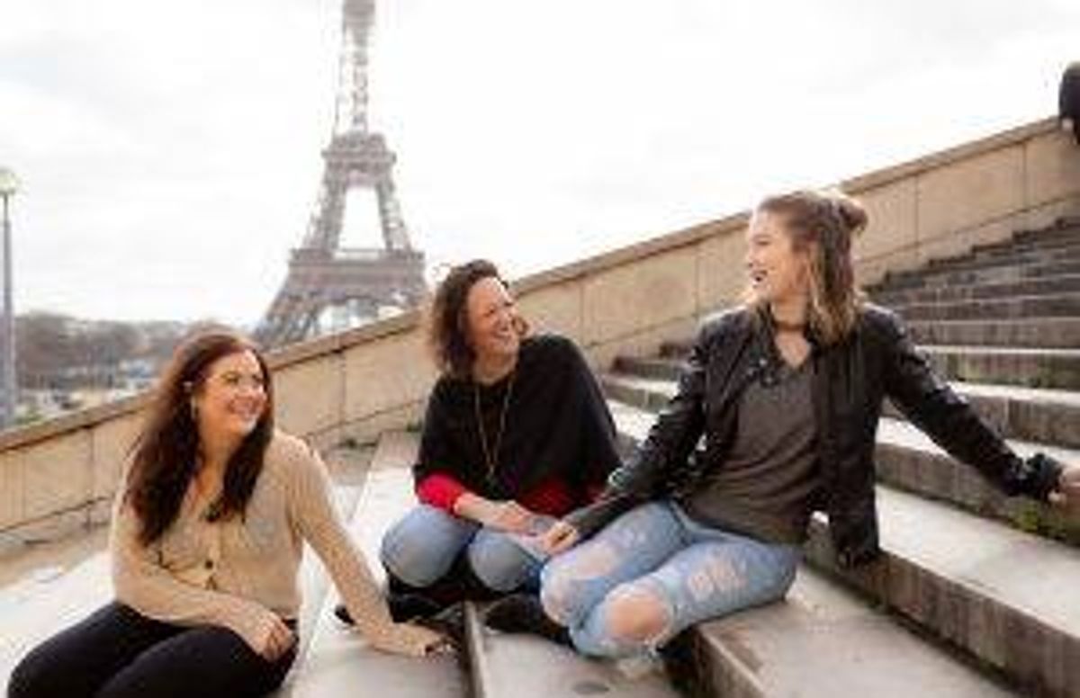 Allison, Chloe and Sid in Paris