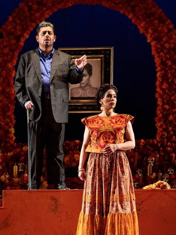 Still of two actors on stage. Next Avenue, El último sueño de Frida y Diego, Gabriela Lena Fra