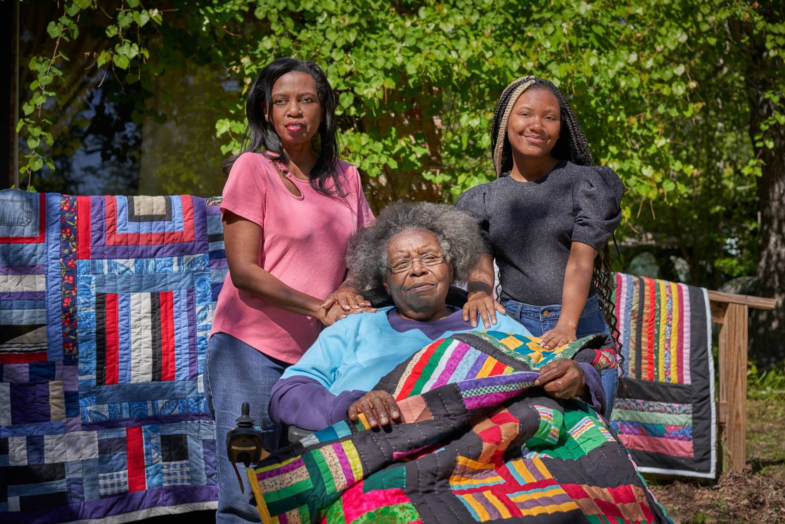 Claudia Pettway Charley (left) Tinnie Pettway (center), and Francesca Charley: Three generations of Gee's Bend quilters