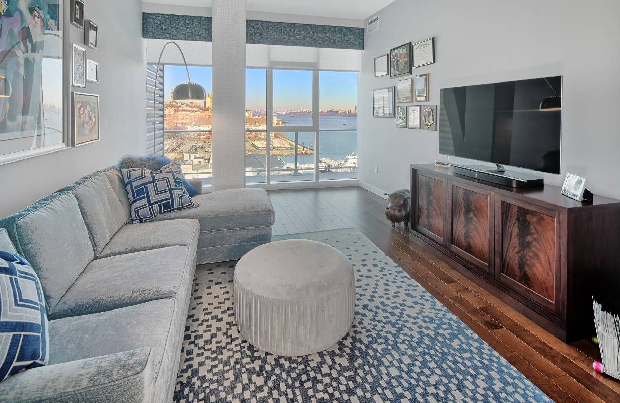 Next Avenue, small space