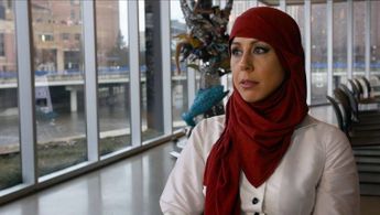 Muslim Shero Regina Mustafa Brings Humor to Talks About Religion
