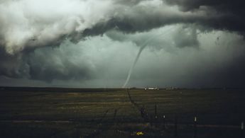 12 Experiences, Sightings & Near Misses of Tornadoes