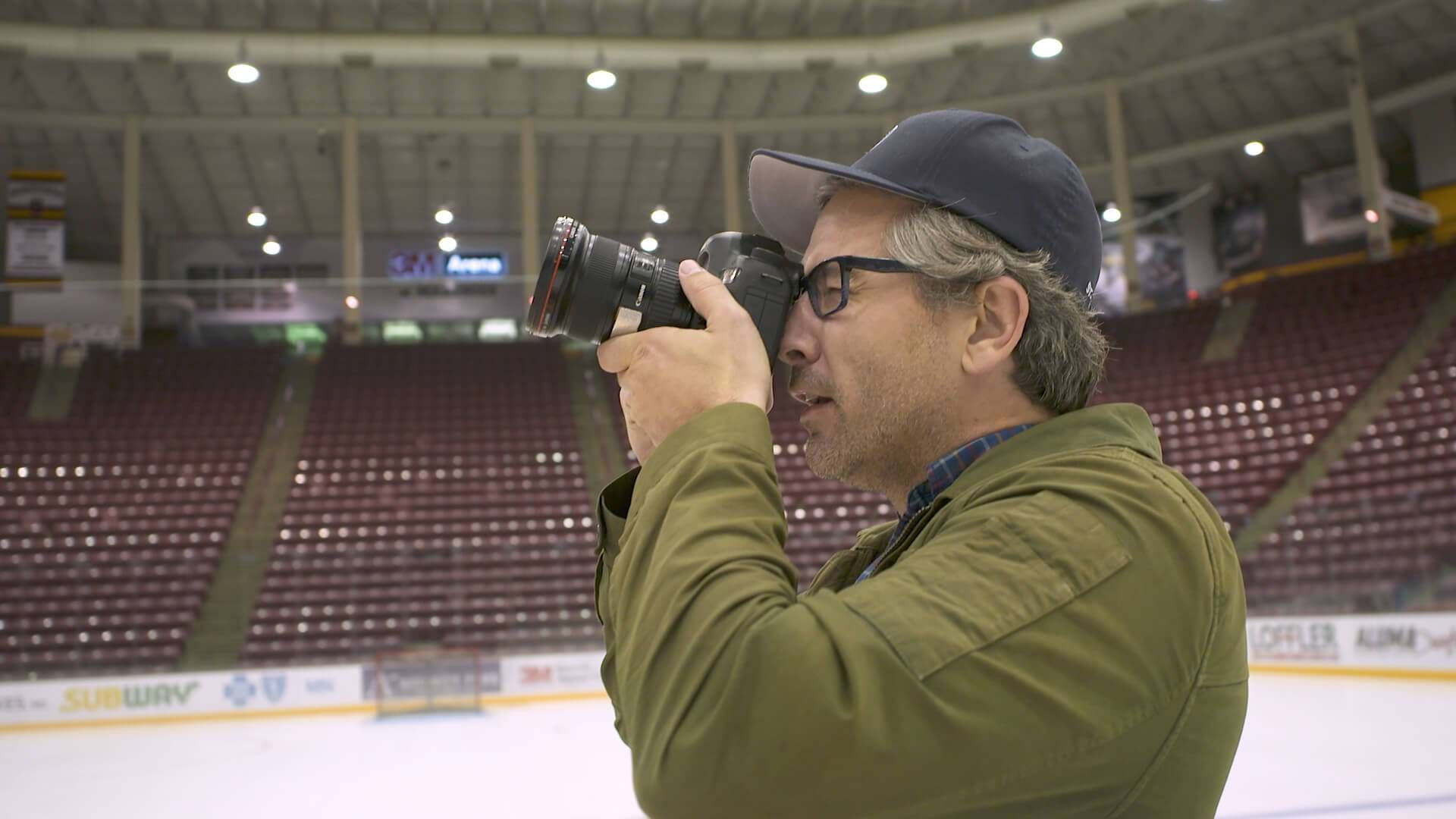 Matthew Jasper photographs 3M Arena at Mariucci.