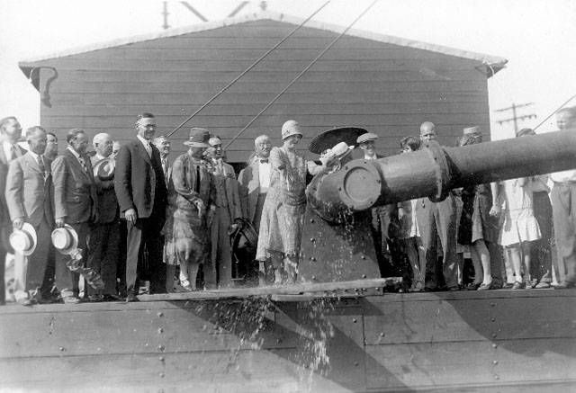 Image of Park Commissioner Maude Armatage christening the dredge at the start of the dredging of Lake Hiawatha in 1931, courtesy of the Minnesota Historical Society.
