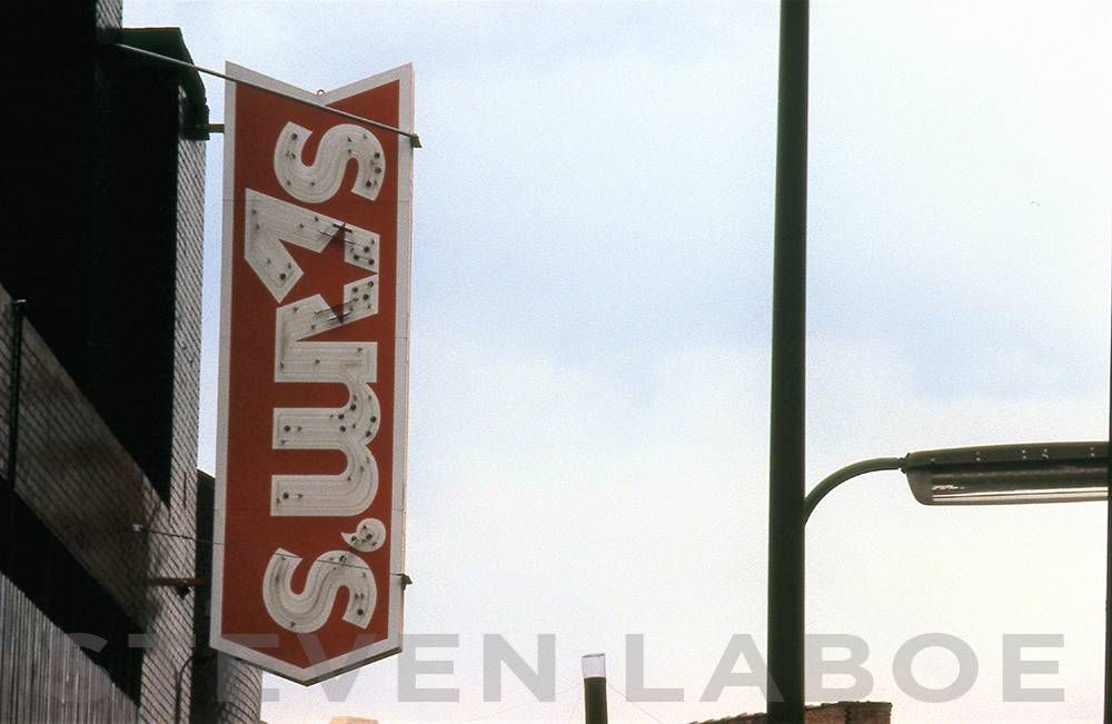 In 1979, the club became independent and renamed itself Sam's for the following two years.