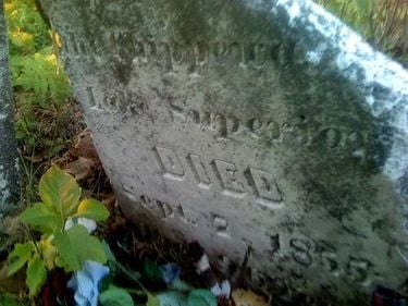 Kechewaishke's grave in La Pointe