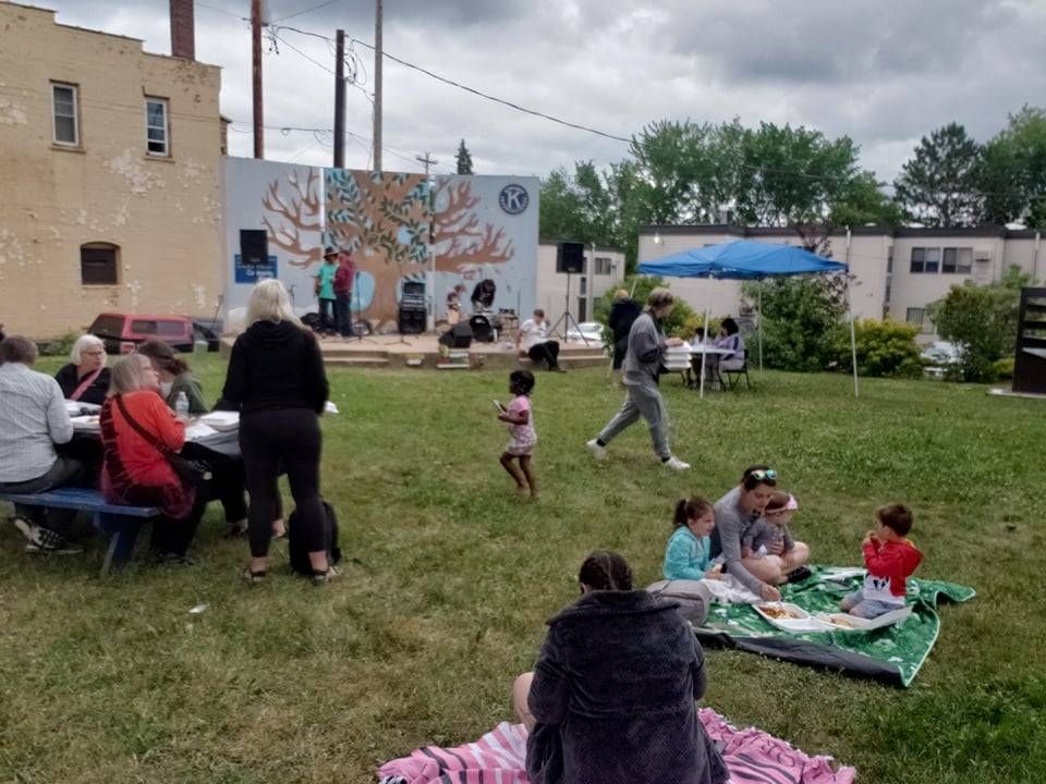Attendees eat and play at Chisholm's first Juneteenth celebration
