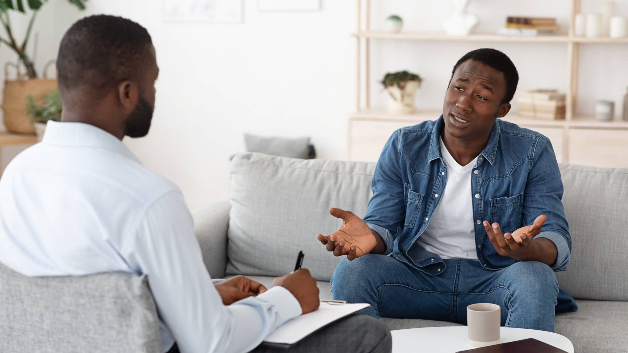 What Finding a Black Therapist Taught Me About Mental Health Accessibility  | Rewire
